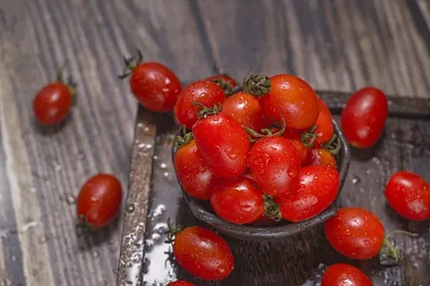 تصویر 2 از گوجه فرنگی قرمز تازه رسیده آبدار